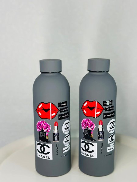 مطرة ثيرموس قصير Chanel مع حومرة رمادي